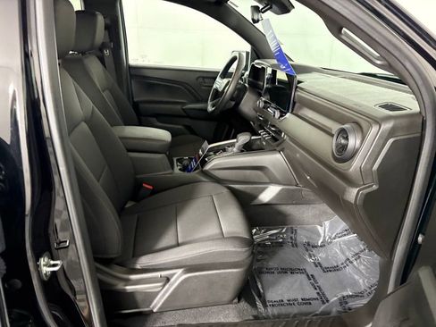 Used 2024 Chevrolet Colorado Trail Boss image 33