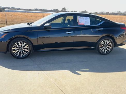 Used 2025 Nissan Altima 2.5 SV image 6