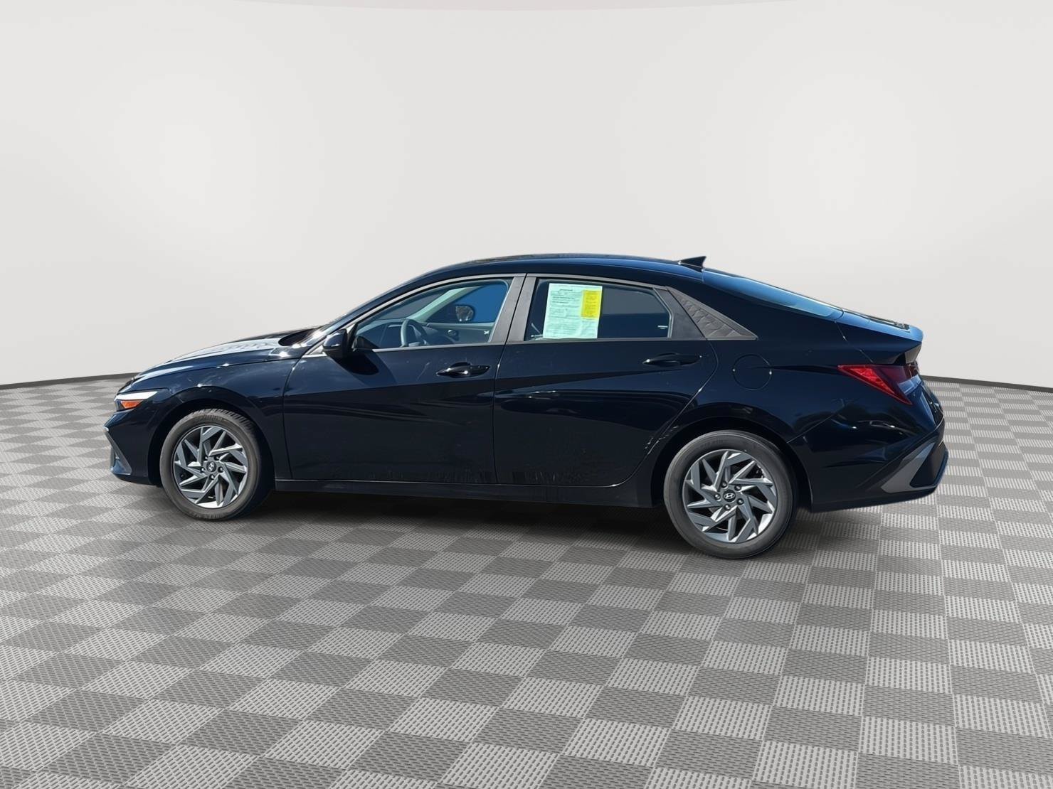 Certified 2024 Hyundai Elantra SEL FWD image 8