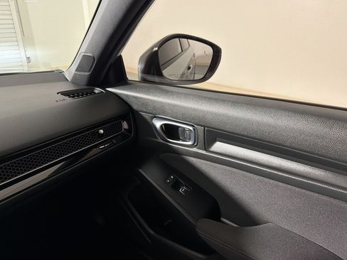 Used 2025 Honda Civic Sport image 28