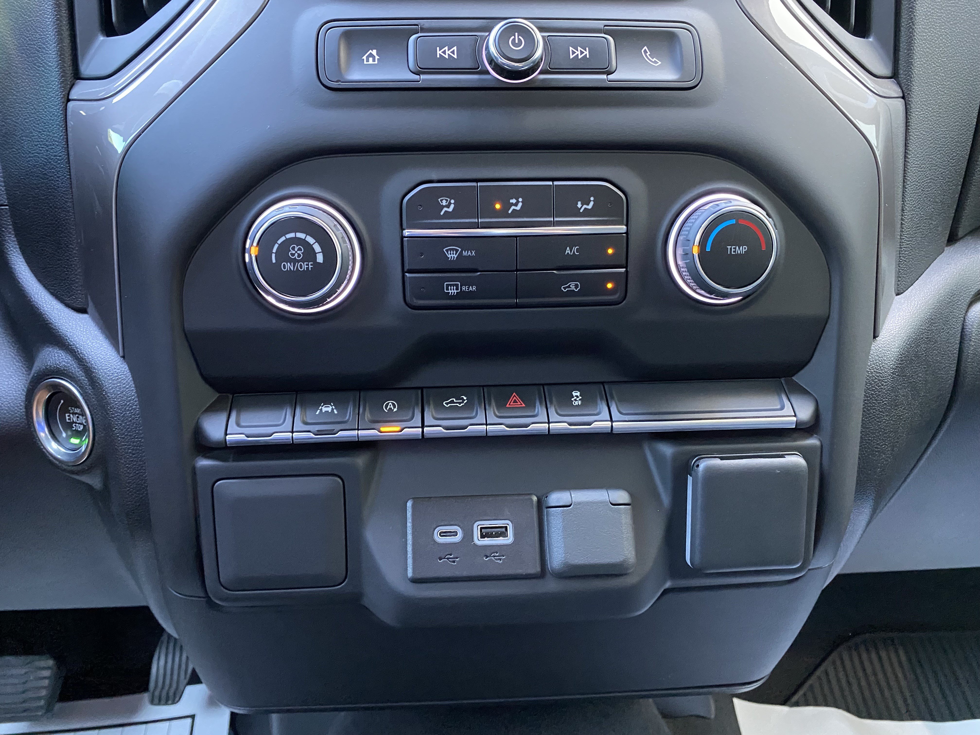 Used 2024 Chevrolet Silverado 1500 Custom AWD/4WD image 28