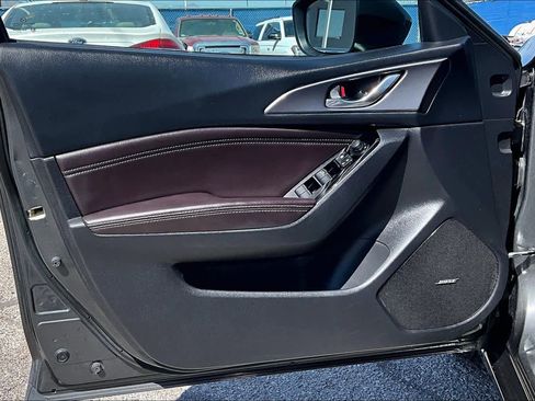 Used 2018 MAZDA MAZDA3 Grand Touring w/ Premium Equipment Package image 22