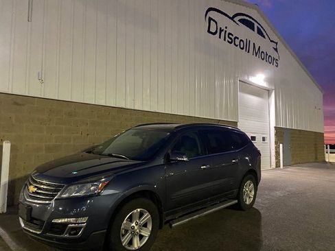Used 2014 Chevrolet Traverse LT image 2