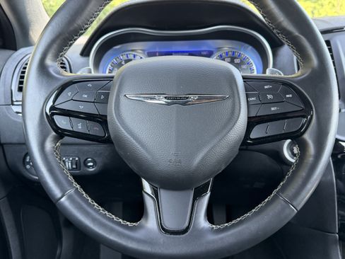Used 2022 Chrysler 300 S RWD image 18