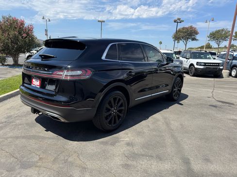 Used 2022 Lincoln Nautilus Reserve AWD/4WD image 3