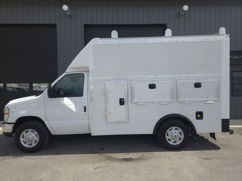 Used 2015 Ford E-350 and Econoline 350 Super Duty w/ Power Windows & Locks Group image 1