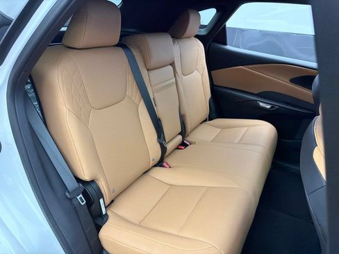 Used 2025 Lexus RX 350 Premium w/ Accessory Package AWD/4WD image 24