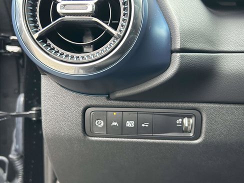 Used 2025 Chevrolet Equinox EV LT w/ Convenience Package image 21