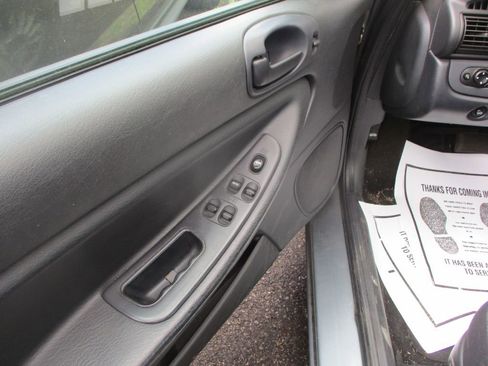 Used 2006 Chrysler Sebring Sedan FWD image 12