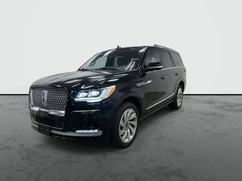 Used 2024 Lincoln Navigator Reserve image 7
