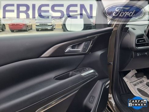 Used 2024 Chevrolet Traverse RS image 12