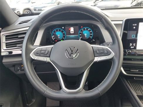 Certified 2025 Volkswagen Atlas Cross Sport SE w/ Panoramic Sunroof Package image 26