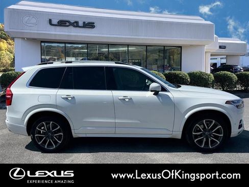 Used 2018 Volvo XC90 T6 Momentum w/ Convenience Package AWD/4WD image 6