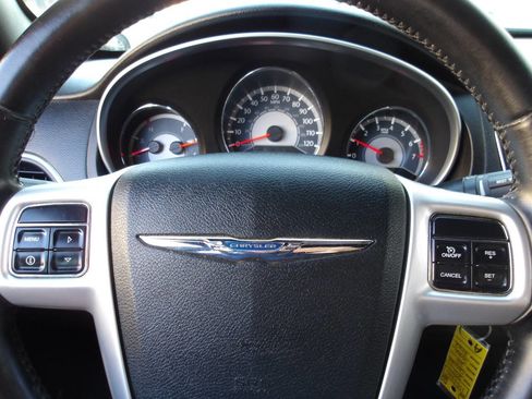 Used 2011 Chrysler 200 Touring image 14