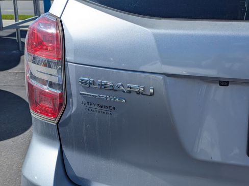 Used 2016 Subaru Forester 2.5i Premium w/ All-Weather Package AWD/4WD image 5