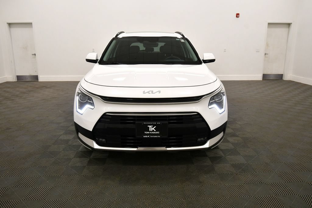 Certified 2025 Kia Niro EX Touring FWD image 11