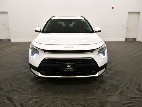 Certified 2025 Kia Niro EX Touring FWD image 11