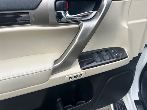 Used 2021 Lexus GX 460 Premium image 25