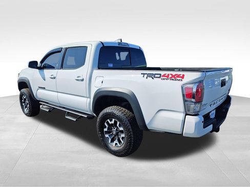 Used 2023 Toyota Tacoma TRD Off-Road w/ Technology Package AWD/4WD image 3