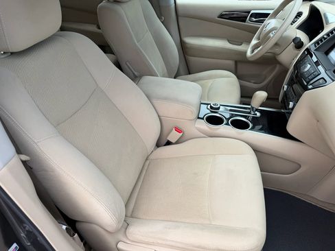 Used 2015 Nissan Pathfinder S AWD/4WD image 16