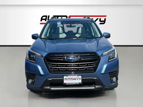 Used 2024 Subaru Forester Premium AWD/4WD image 2