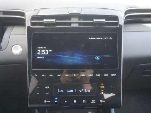 Used 2024 Hyundai Santa Cruz Limited AWD/4WD image 12
