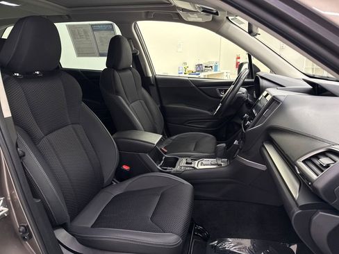 Used 2022 Subaru Forester Premium image 22