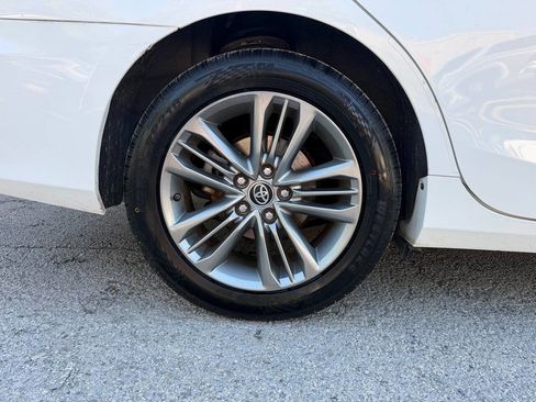 Used 2016 Toyota Camry SE w/ Moonroof Package FWD image 33