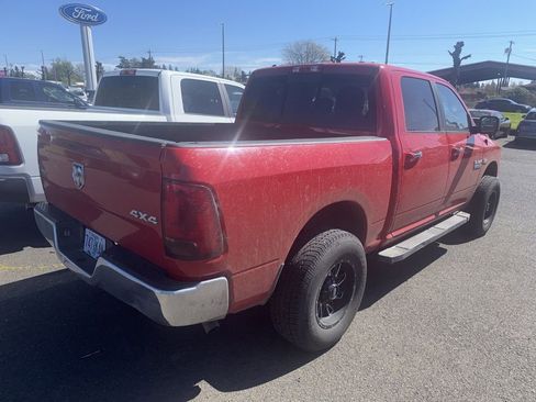 Used 2017 RAM 1500 Classic SLT AWD/4WD image 3