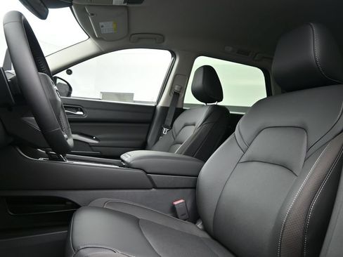 New 2026 Nissan Pathfinder SL FWD image 15