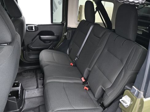 Used 2022 Jeep Wrangler Unlimited Sport AWD/4WD image 19