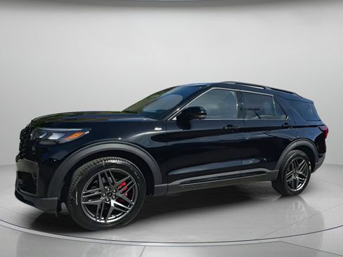 New 2026 Ford Explorer ST-Line w/ ST-Line Street Pack image 13