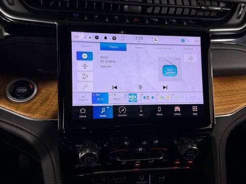 Used 2023 Jeep Grand Cherokee Summit image 19