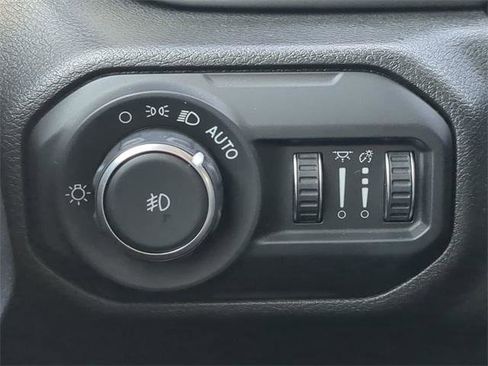 Certified 2021 Jeep Wrangler Sport image 22