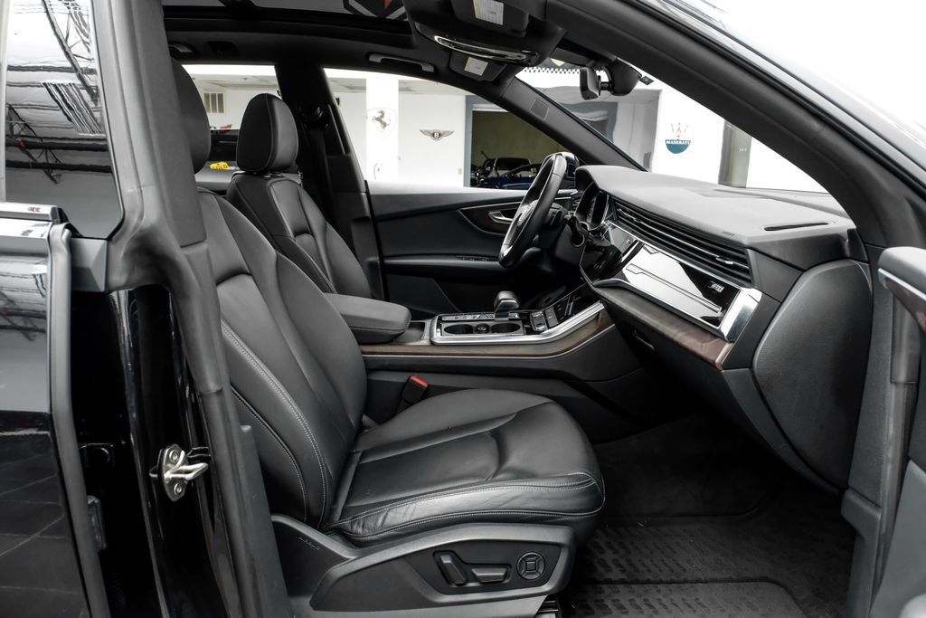Used 2019 Audi Q8 Premium Plus AWD/4WD image 34