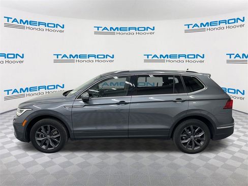 Used 2024 Volkswagen Tiguan SE image 2