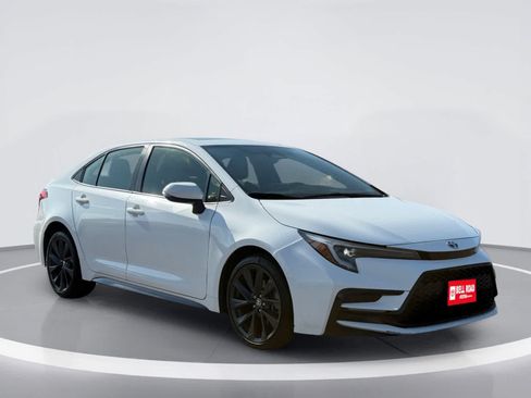 Used 2023 Toyota Corolla SE w/ SE Package FWD image 6