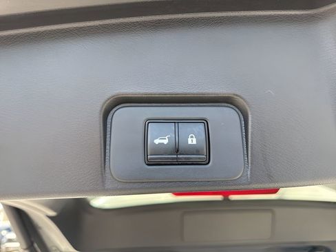 Used 2023 Nissan Rogue SV w/ SV Premium B Package image 29