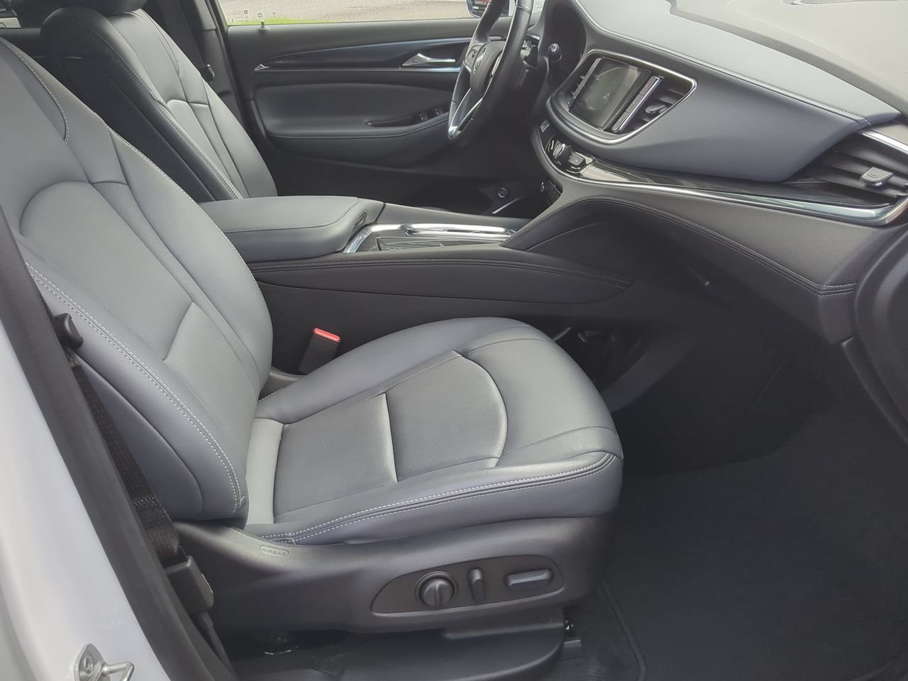 Used 2024 Buick Enclave Essence w/ Trailering Package, 5000 lbs. FWD image 29