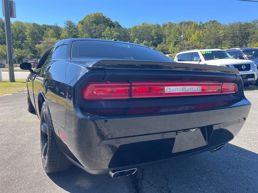 Used 2014 Dodge Challenger R/T Plus RWD image 8