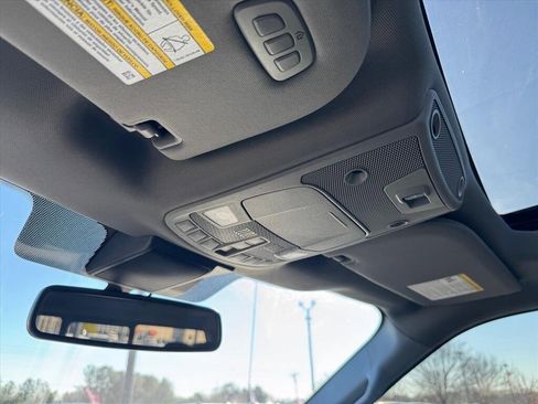 Used 2019 Ford F150 Lariat image 24