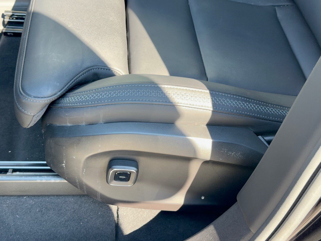 Certified 2025 Volvo EX90 Ultra AWD/4WD image 16