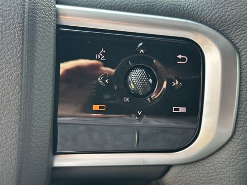 New 2025 Nissan Armada SL w/ Captain's Chari Seat Package image 22