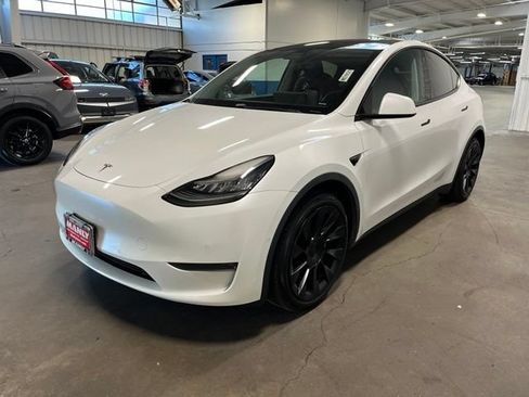 Used 2021 Tesla Model Y Long Range AWD/4WD image 7