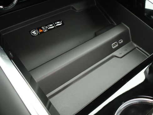 New 2026 Chevrolet Suburban High Country image 21