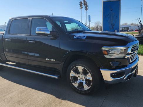 Used 2021 RAM 1500 Laramie AWD/4WD image 3