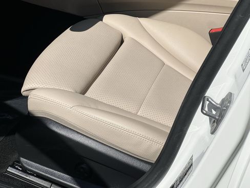 Used 2018 Mercedes-Benz C 300 4MATIC Sedan image 19