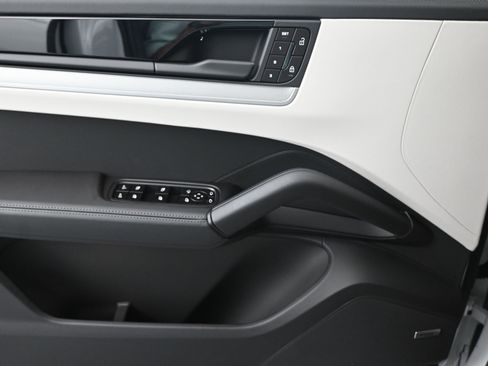 Certified 2026 Porsche Cayenne S image 13
