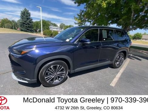 Used 2025 Toyota Grand Highlander AWD Hybrid image 3
