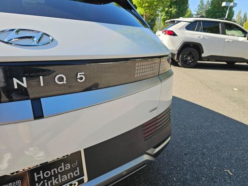 Used 2023 Hyundai Ioniq 5 SEL w/ Cargo Package AWD/4WD image 17